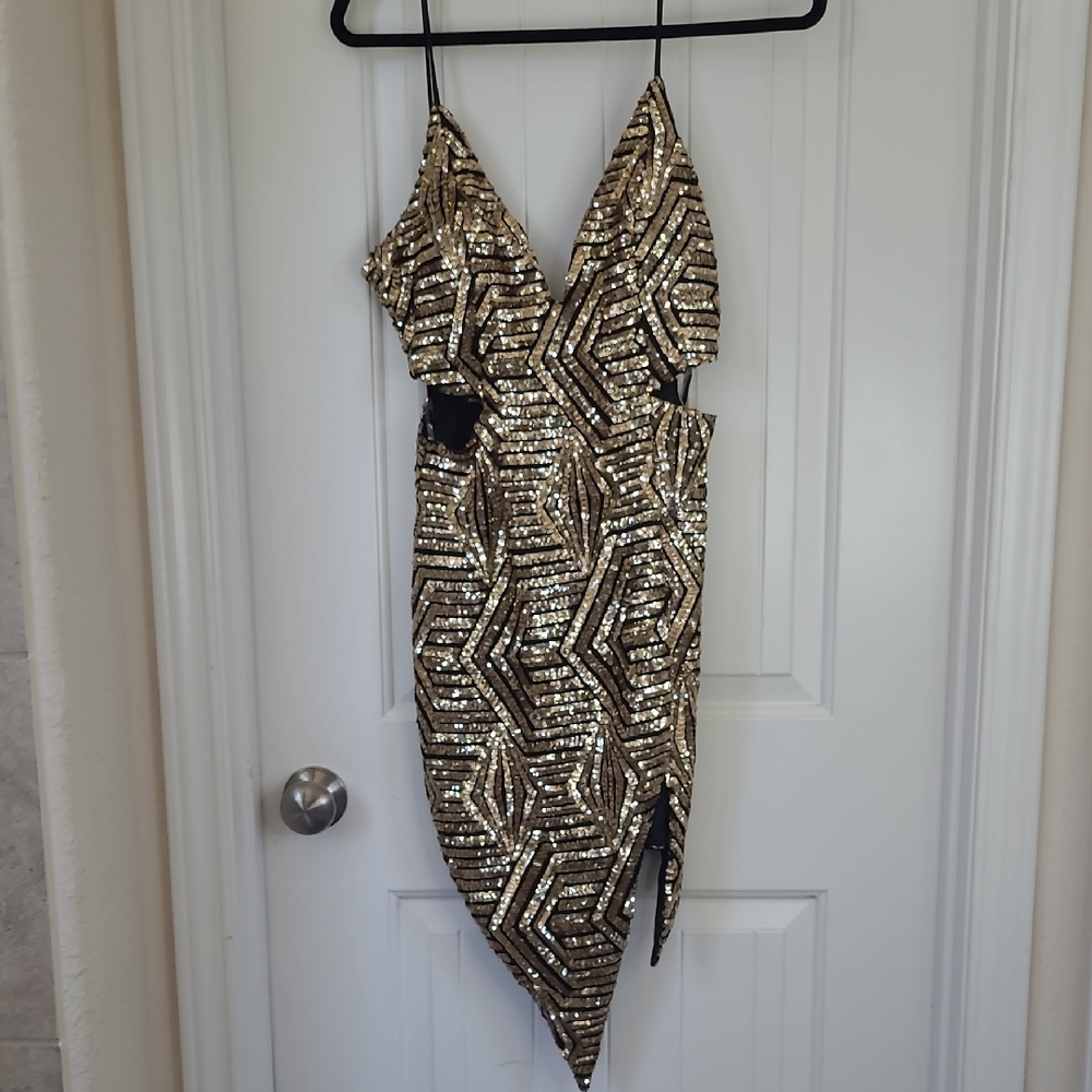 a'gaci Black and White Asymmetrical Cocktail Dress